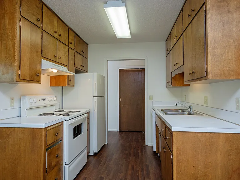 Fargo, ND Country Club Apartments | Kitchen