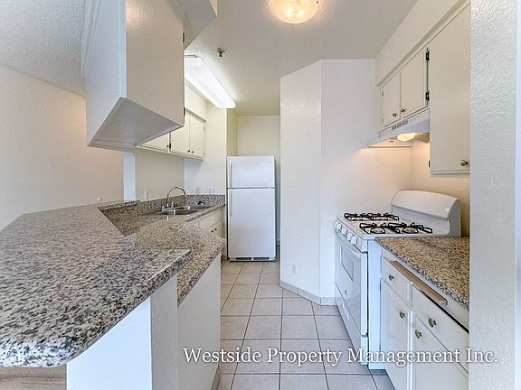 3rd image of 3848 Overland Ave APT 212