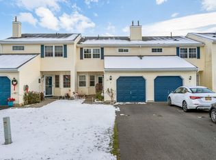 3 Pond Hill Ln, Walden, NY 12586