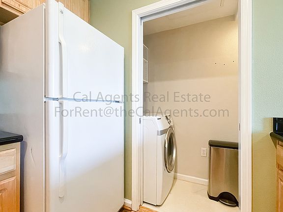 5th image of 1121 40th St APT 5406