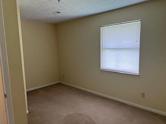 105 Cynthia Ln #B — Photo 9