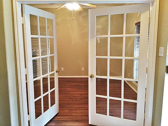 5th image of 18011 Oakwind Ct