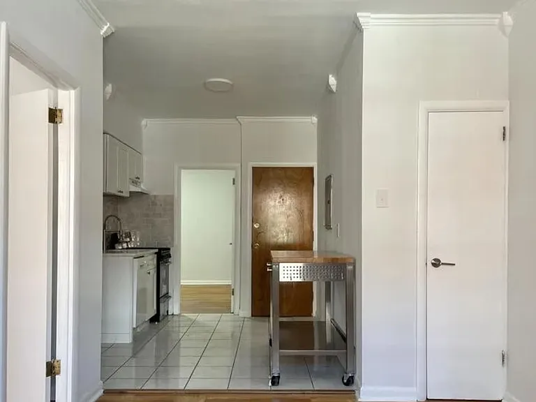 1010 Pine St #2FF — Photo 5