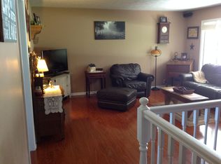 1422 E Choctaw Dr, London, OH 43140