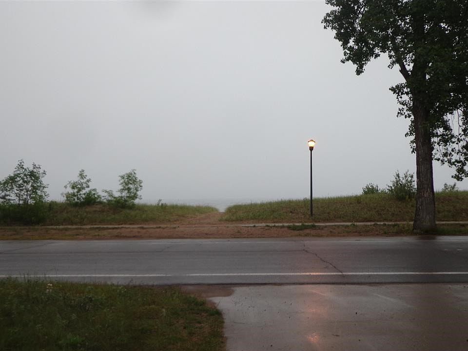 1st image of 200 Lakeshore Dr