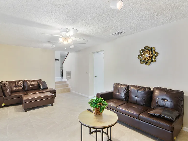 4108 Sand Lake Ct — Photo 7