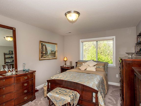 4th image of 2398 Ormond Dr