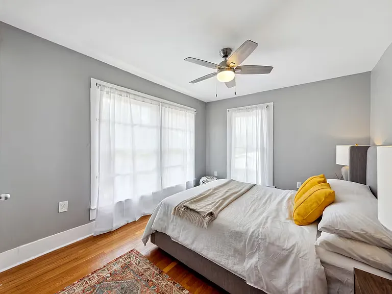 825 W Agarita Ave — Photo 27