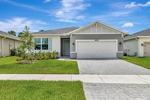 8606 Dahlia Cir Photo 1