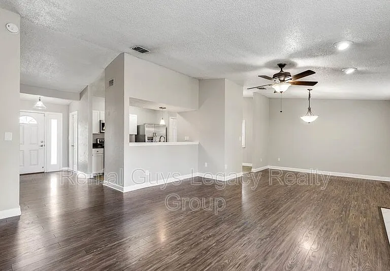 10729 Squires Ct — Photo 7