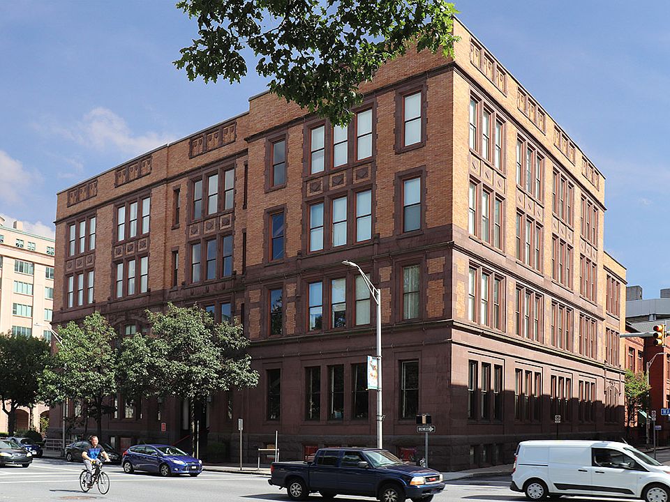 1st image of 423 Walnut St APT 404