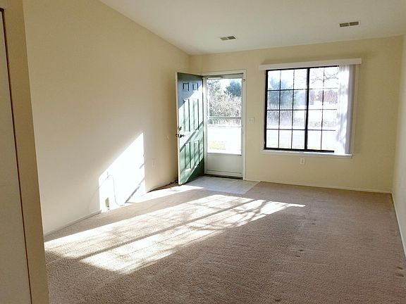 5th image of 1244 Oxford Manor Ct APT 1