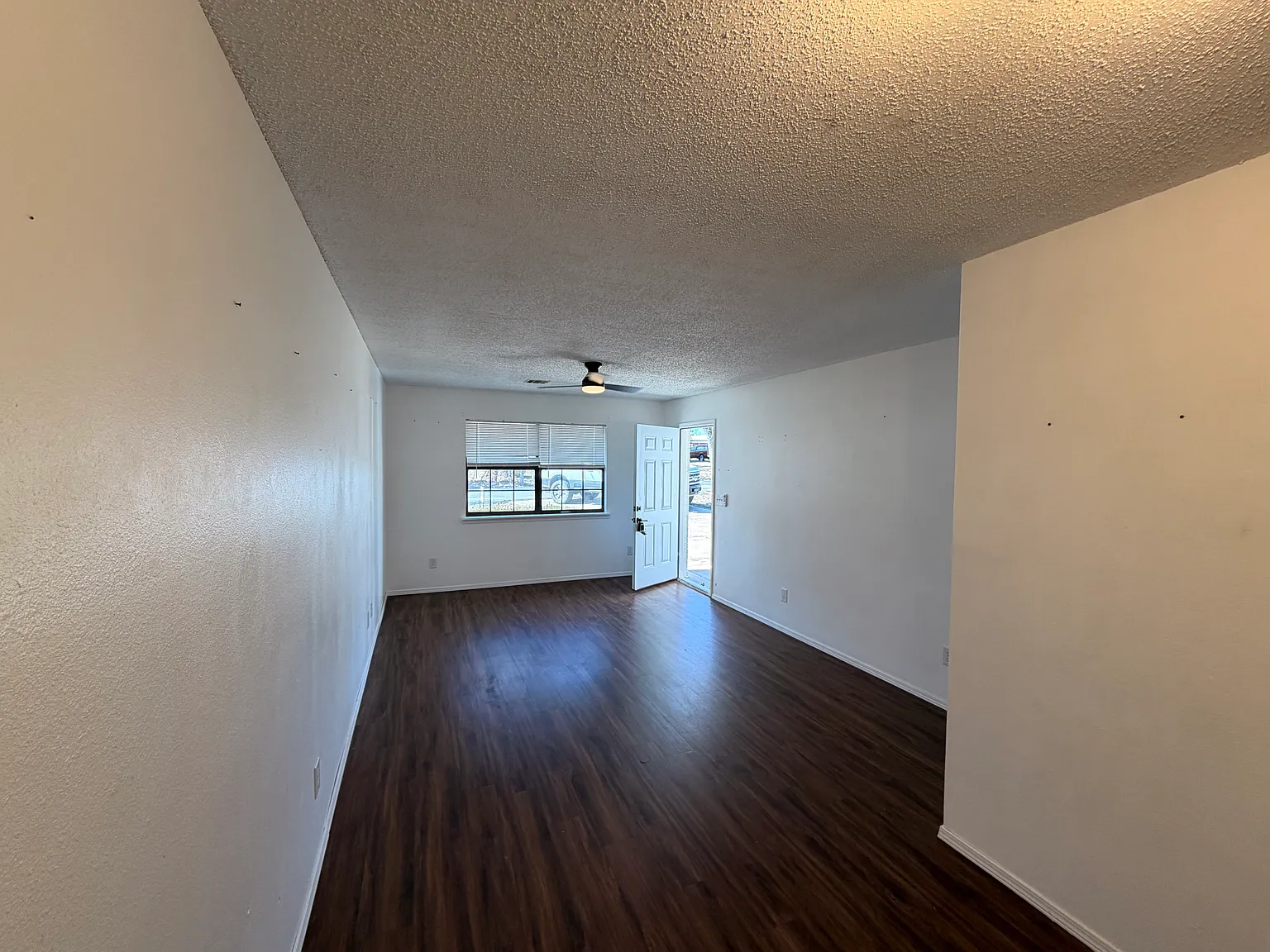 2 bed, 905 sqft, $1,100 — Photo 3