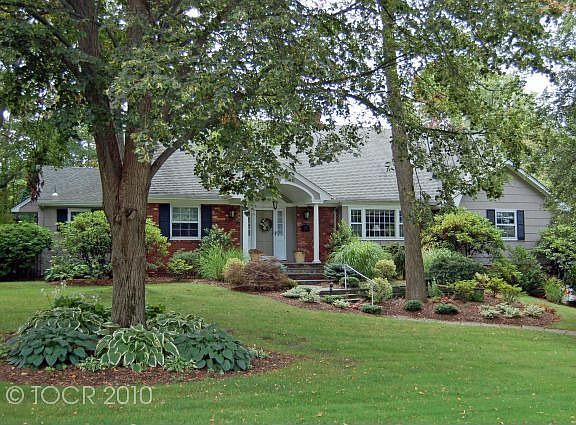 2nd image of 493 Ivy Ln