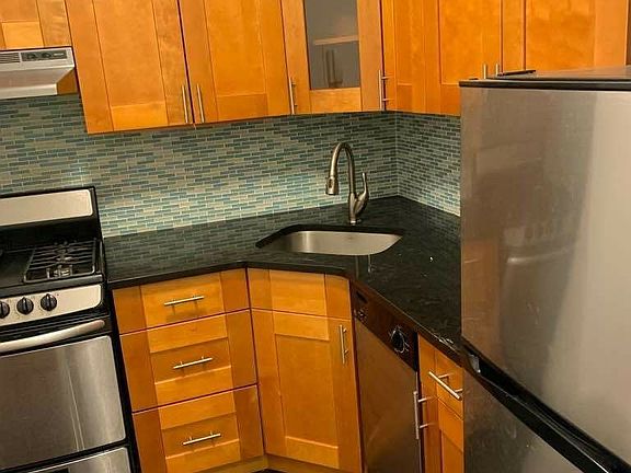 4th image of 435 W 57th St APT 8O