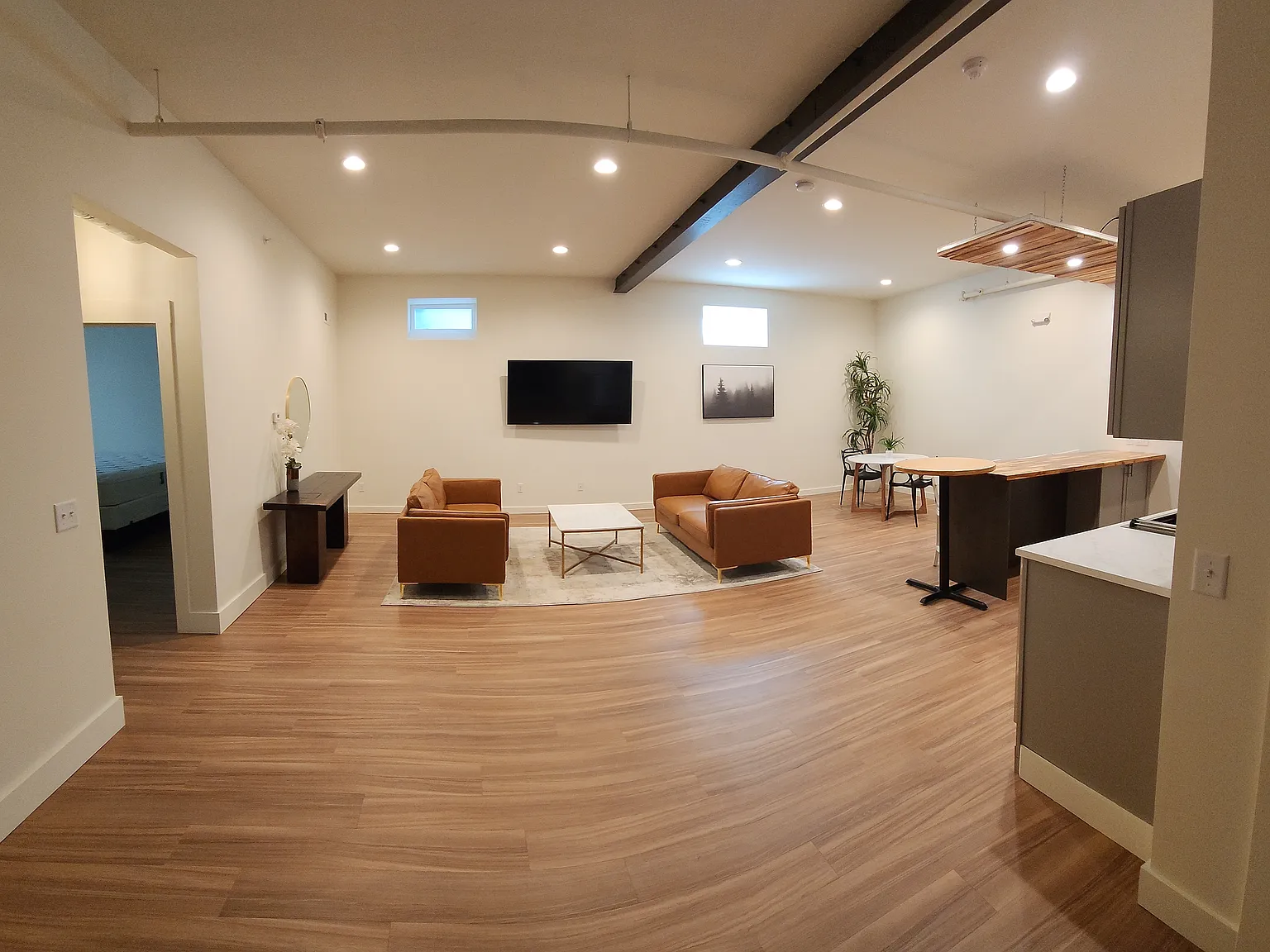 2 bed, $2,000 — Photo 3
