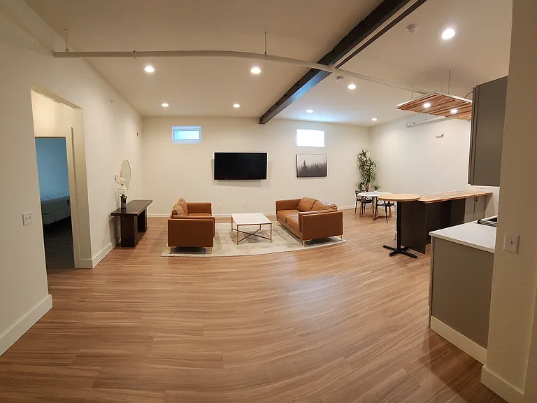 303 Congress Ave #5 — Photo 3