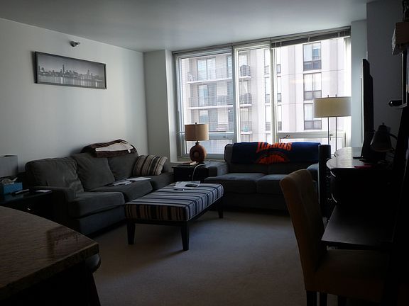 4th image of 33 W Ontario St APT 23I