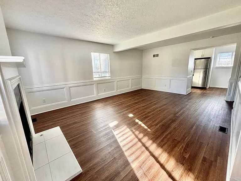 4420 Jarboe St — Photo 5