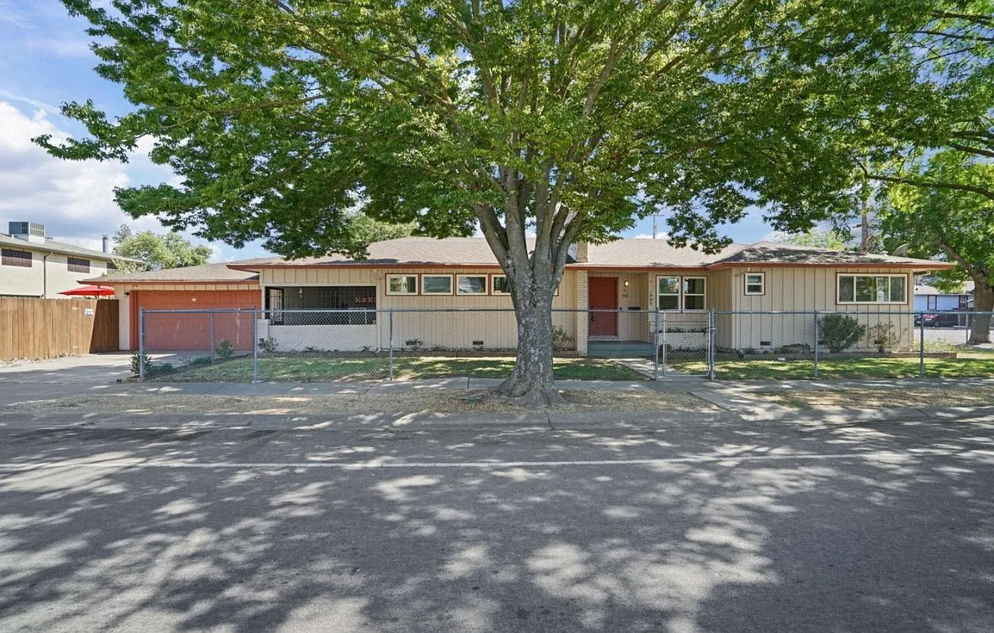 910 Dixieanne Ave photo 1