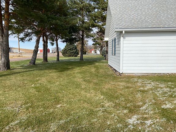 4th image of 213 Logan Ave