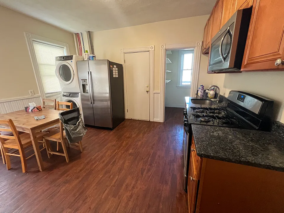 27 Buttonwood St #1A