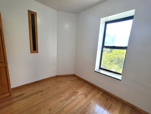 Rented by Douglas Elliman | media 10