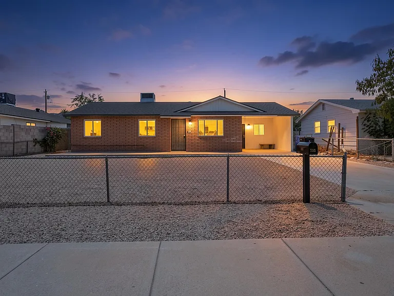 735 E South Mountain Ave — Photo 38