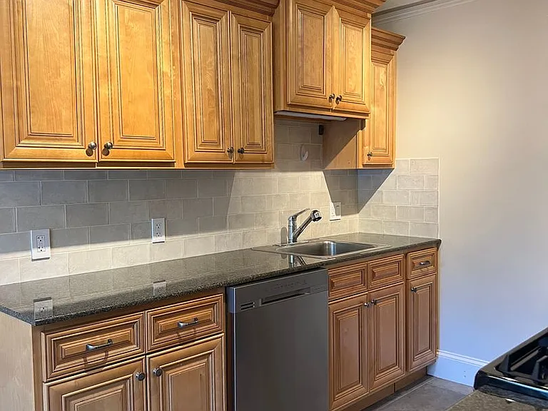 Mayflower Apartments — Photo 80