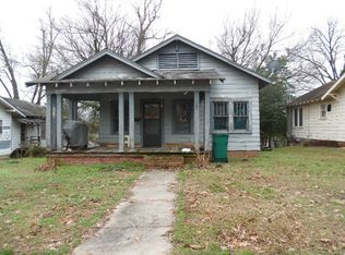 915 W Oak St, El Dorado, AR 71730