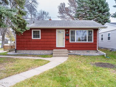 801 S 19th St, Grand Forks, ND, 58201