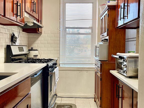 3rd image of 84-50 169th St #114