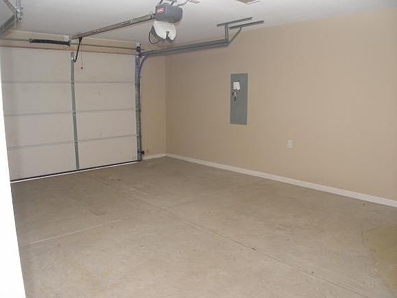 4th image of 230 Bradford Ln