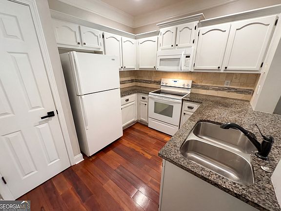 2nd image of 2700 Pine Tree Rd NE Unit 3006