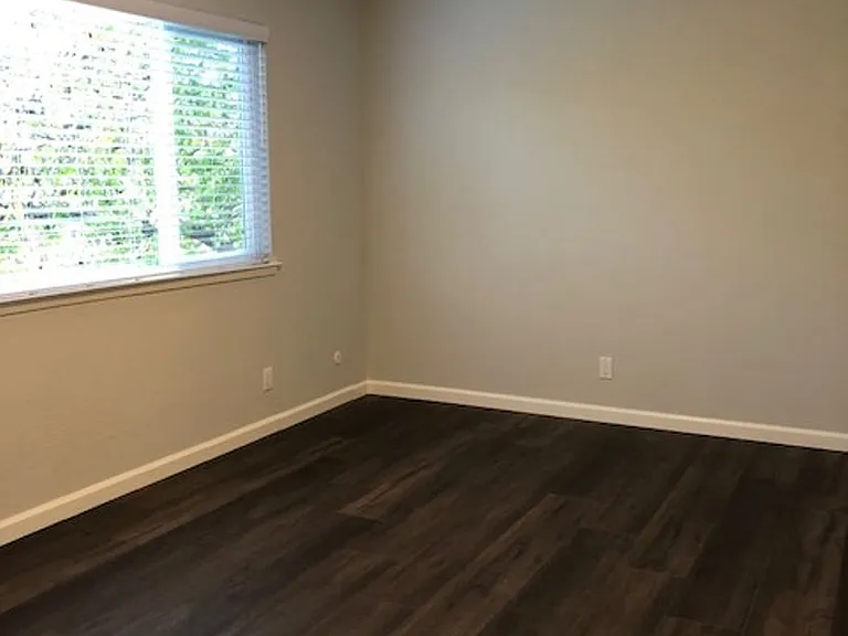 Village Square Townhomes — Photo 9