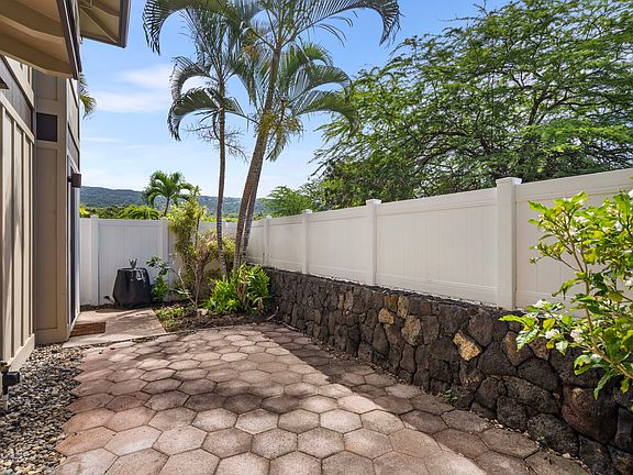 4th image of 75-6025 Alii Dr APT L102