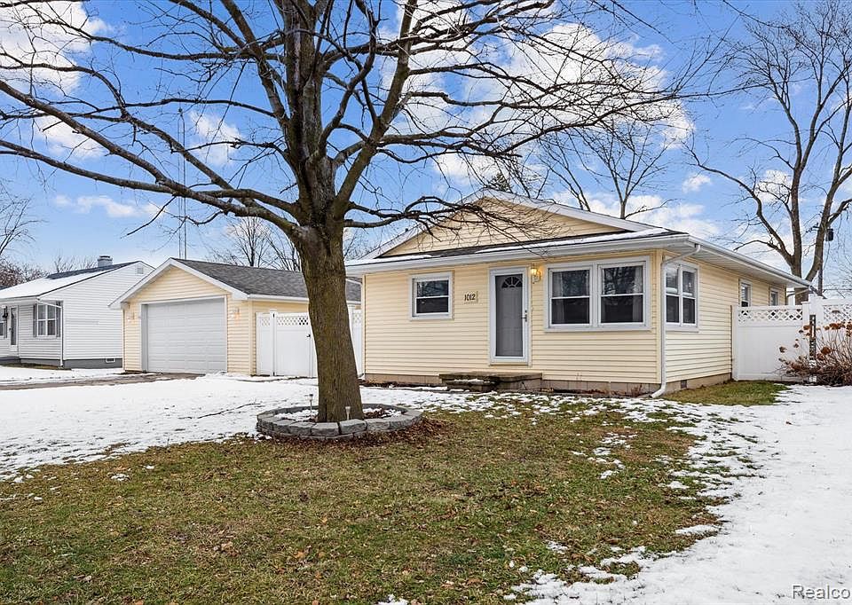 1012 Harbor Ave, Monroe, MI 48162 Zillow