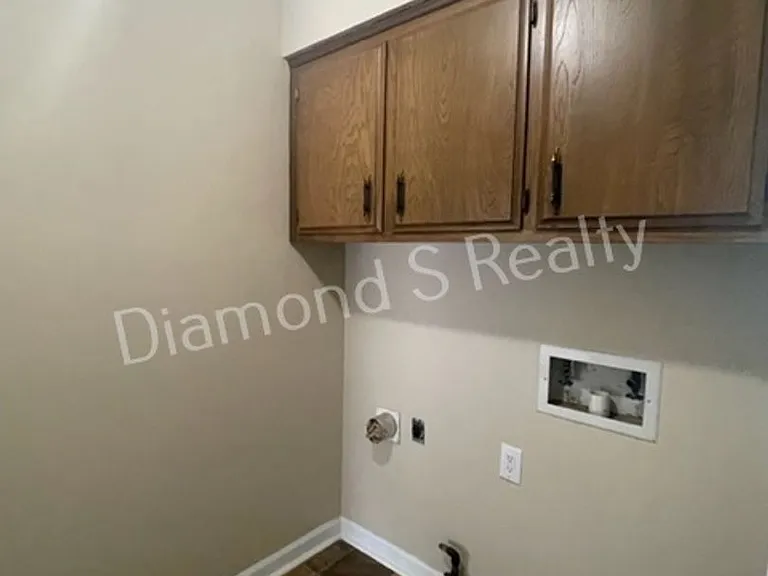 2749 W Buena Vista St — Photo 11