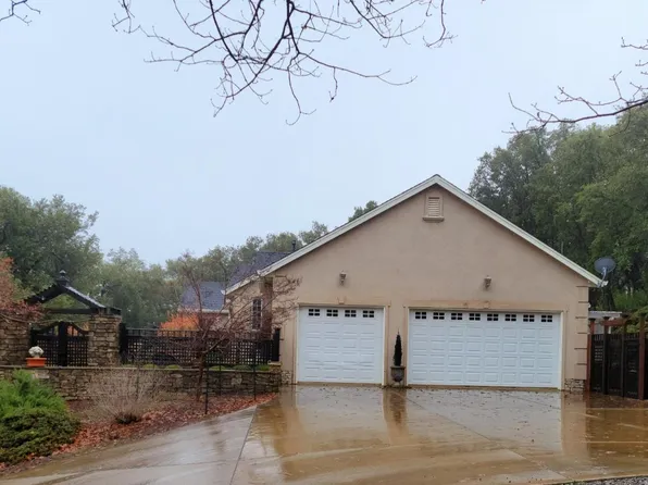 11923 Jackson Pines Dr, Jackson, CA 95642