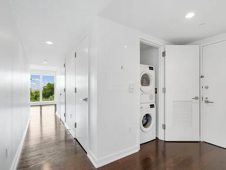 400 W 113th St #329 — Photo 7