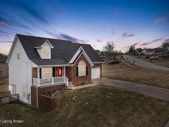 3rd image of 110 Savannah Dawn Ct