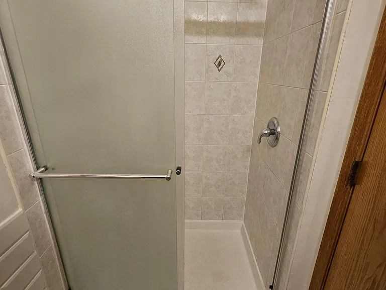 2446 W Arthington St #2 — Photo 28