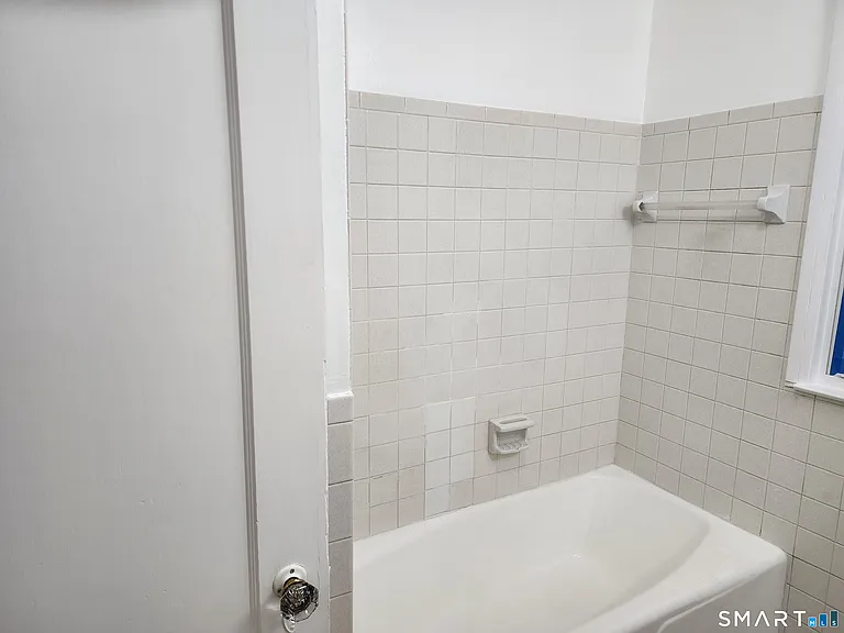 380 McKinley Ave #1 — Photo 19