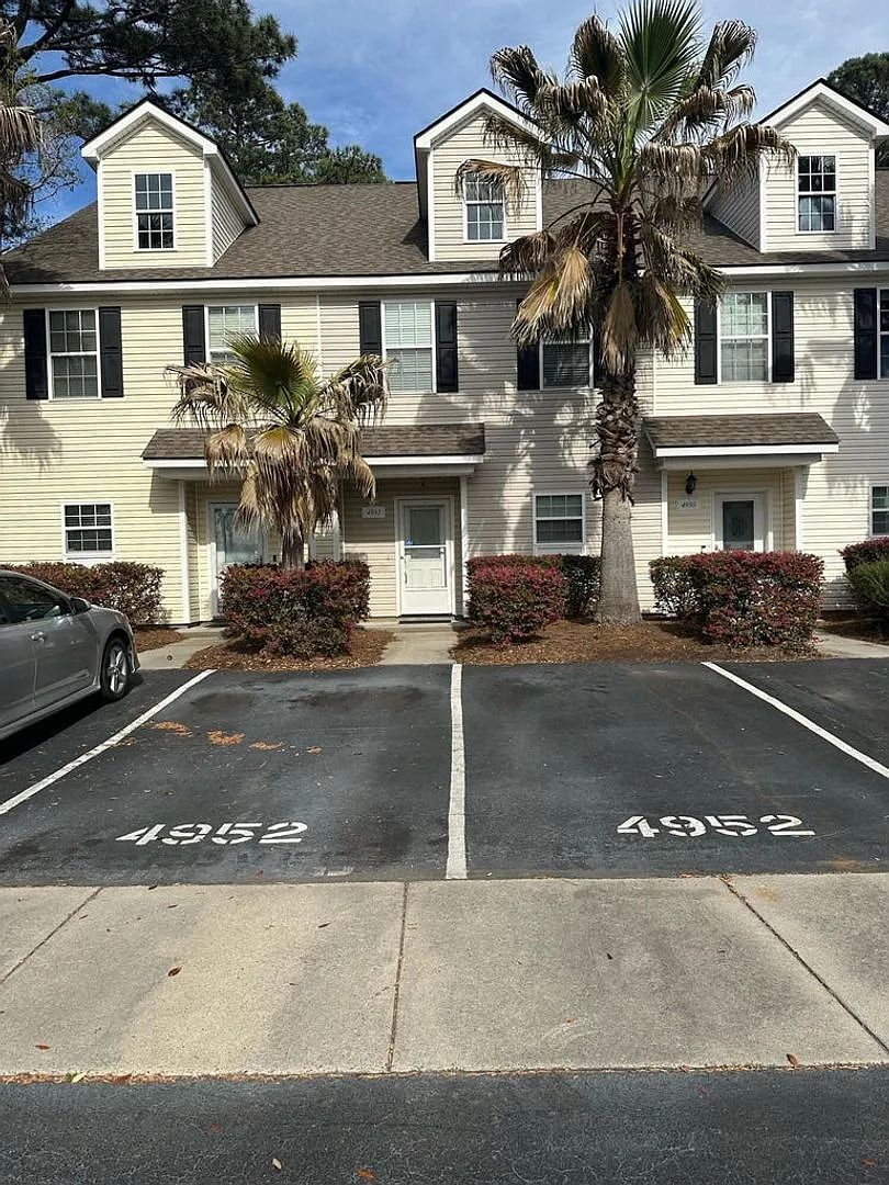 Lake Palmetto Townhome — Photo 1