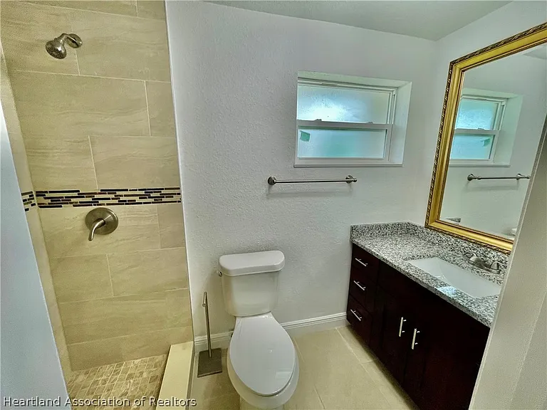 1409 Palm Way — Photo 16