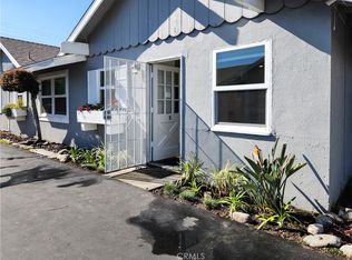 360 E 16th Pl, Costa Mesa, CA 92627