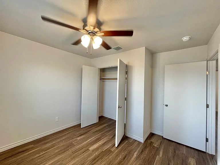 1708 Castroville Trl — Photo 19