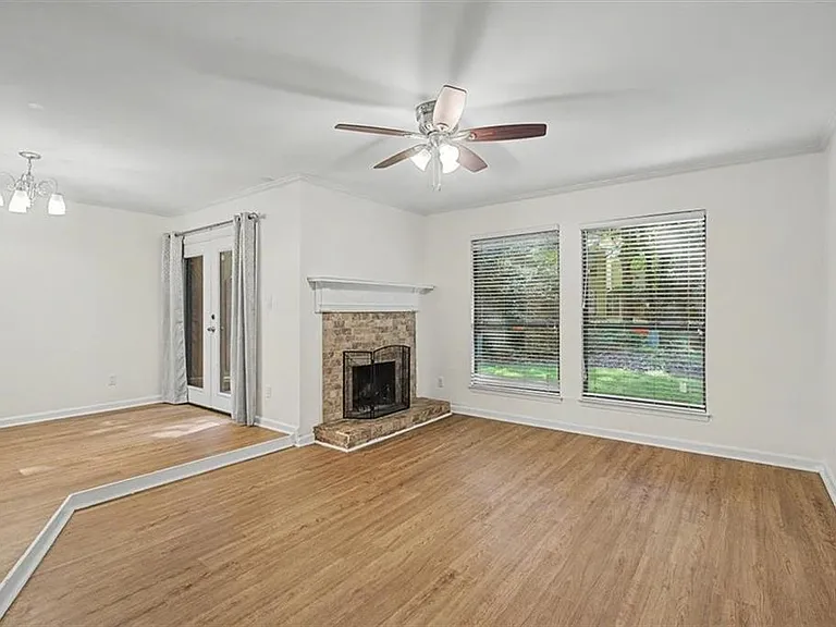 6350 Hawthorne Ter — Photo 10