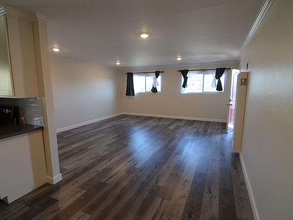 5th image of 210 Armour Ave APT 7
