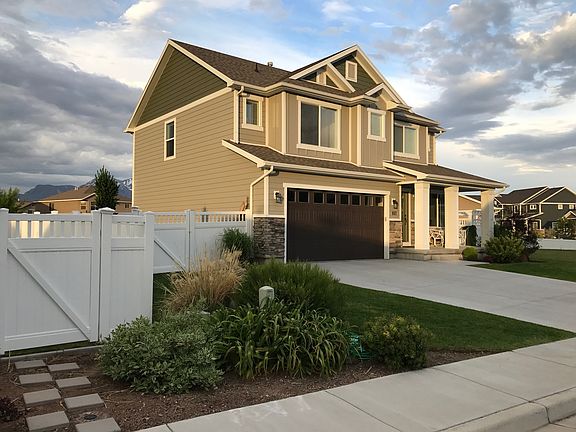 2nd image of 807 S Oak Crest Dr